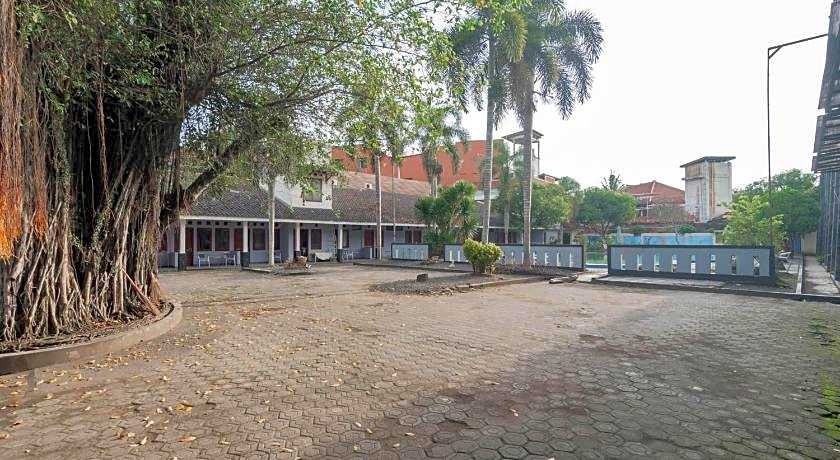 RedDoorz Plus @ Hotel Sofia Pangandaran