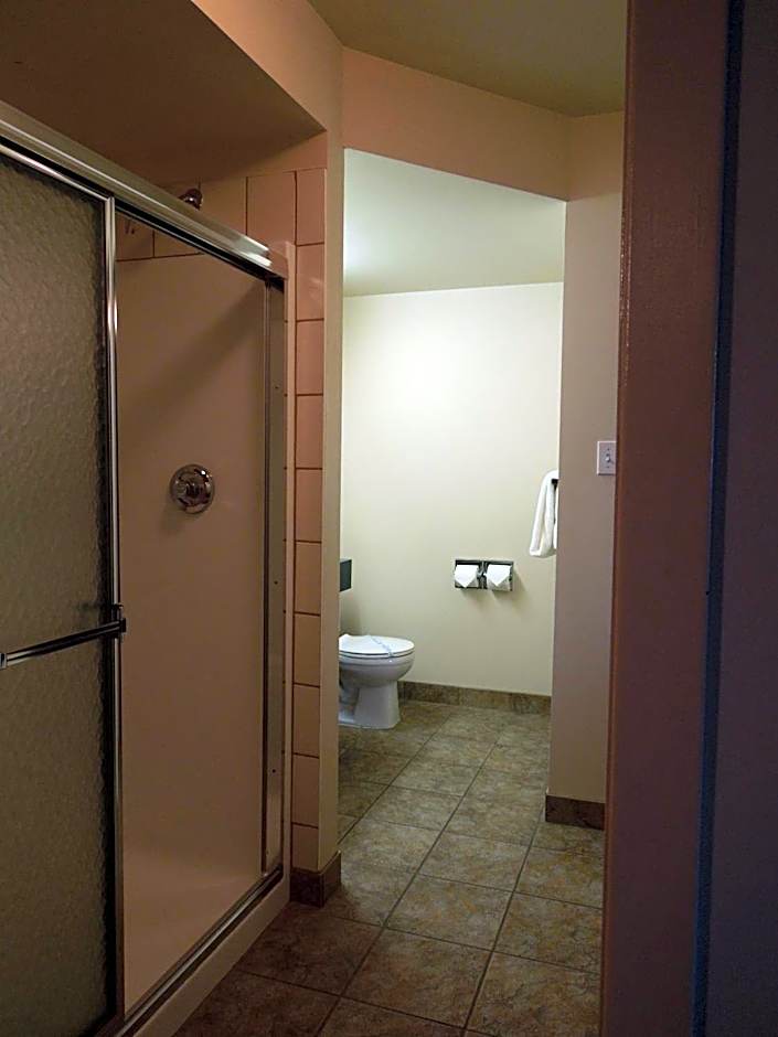 Walking Eagle Inn & Lodge