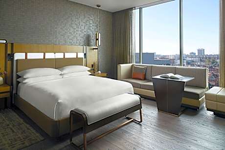 Presidential Suite, 1 King, City view, Balcony, Fireplace
