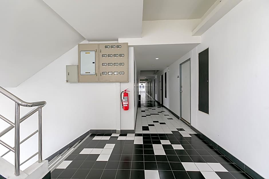 Ruan Plaisoi Apartment