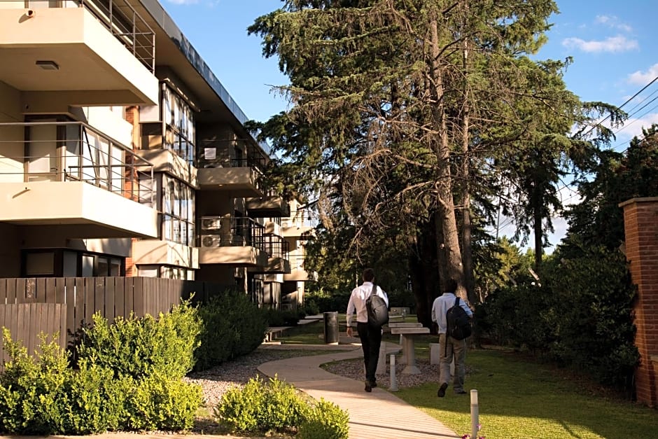 Casa Campus Pilar Suites