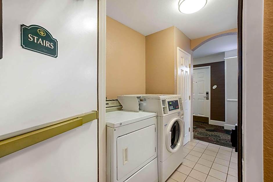 La Quinta Inn & Suites by Wyndham Hesperia Victorville
