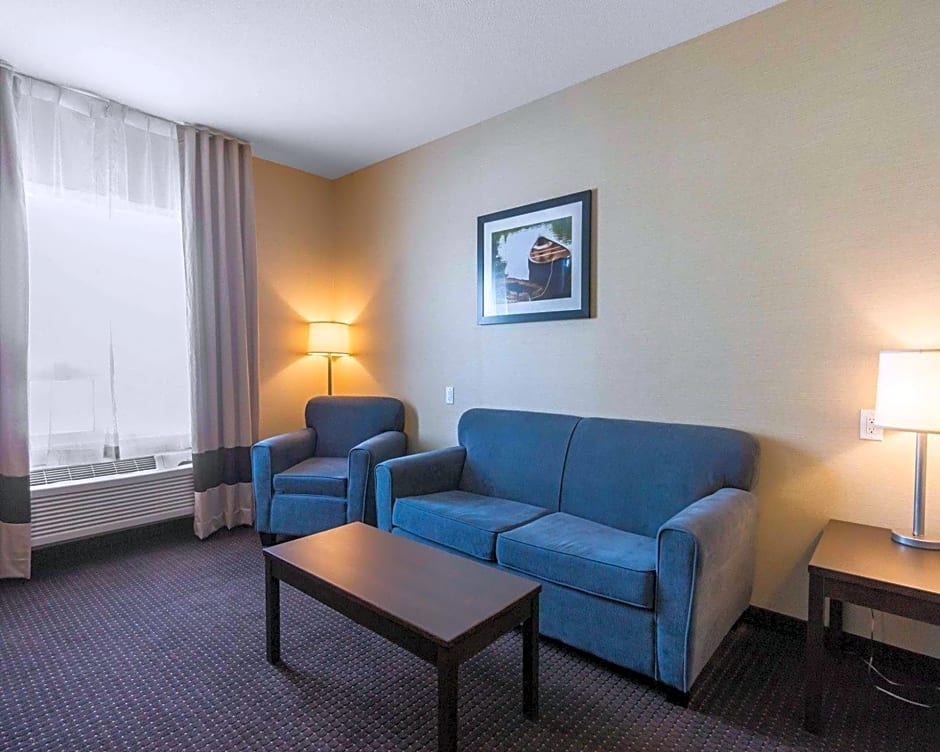 Comfort Inn and Suites Fox Creek