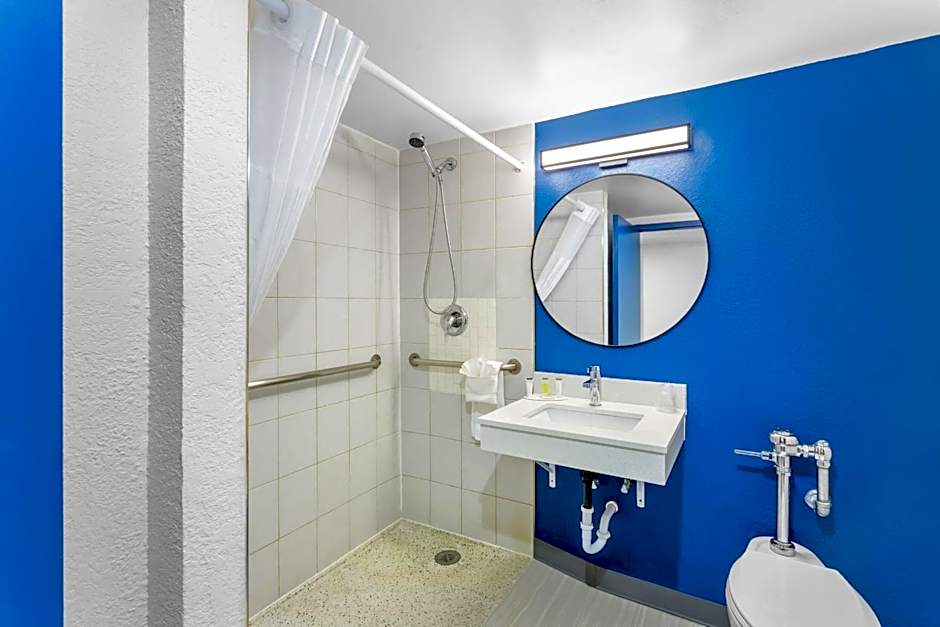 Super 8 by Wyndham Chicago IL