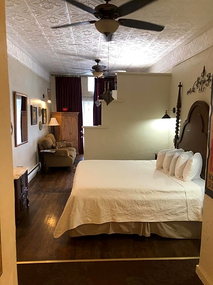 Historic Palace Hotel