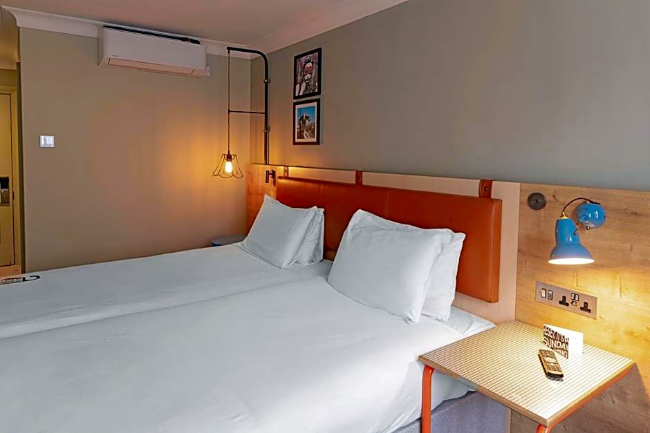 Bristol Grand Hotel By Sunday