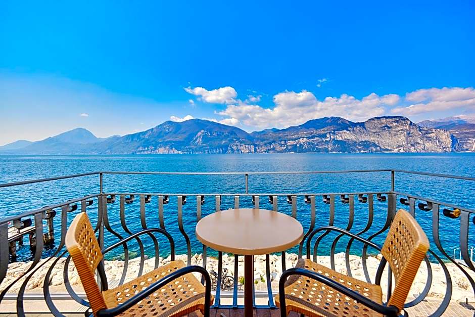 Lake Front Hotel Brenzone