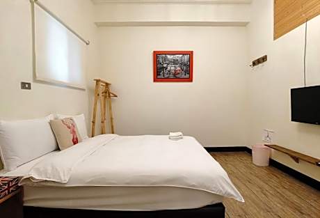 Exquisite Double Room with Private Bathroom