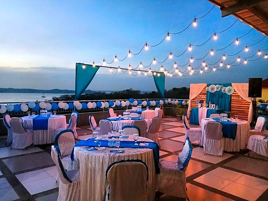 BUKIT KENARI Hotel & Restaurant