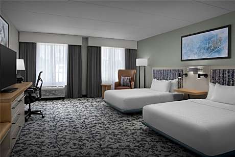 2 QUEEN MOBILITY ACCESSIBLE W/ROLLIN SHOWER