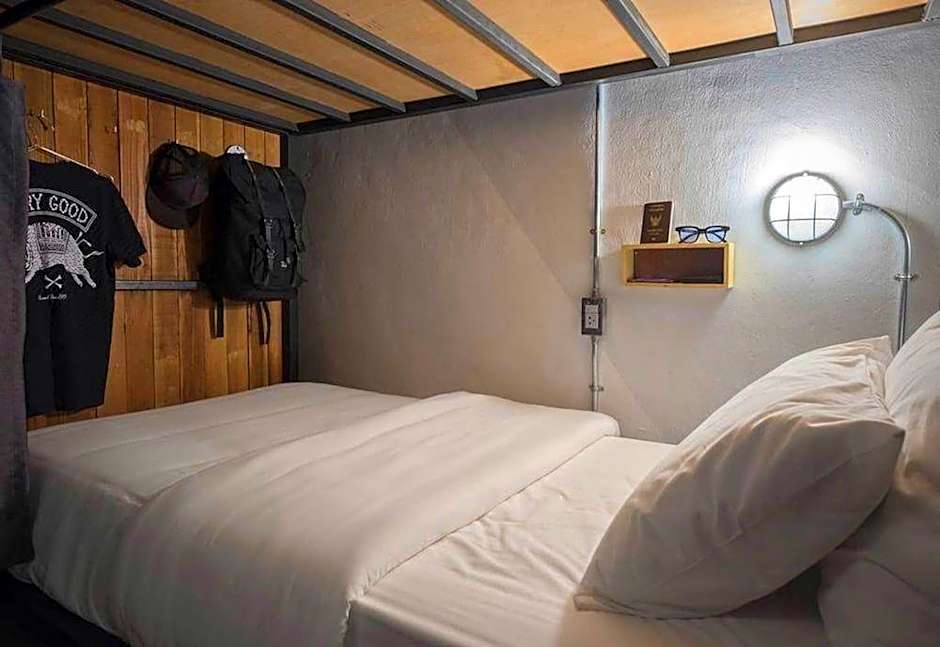 SLEEPCASE HOSTEL
