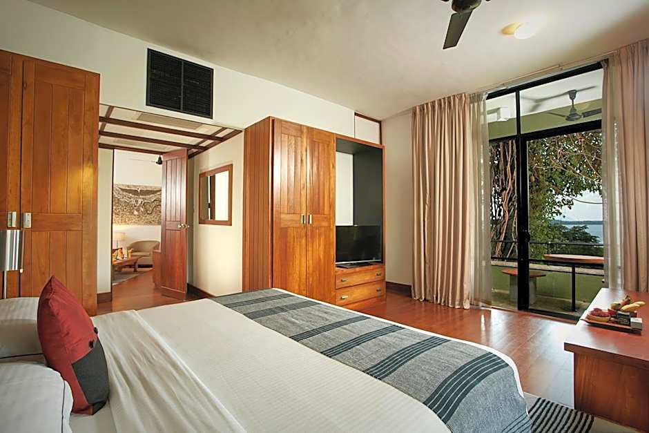 Photo 1 of 6 of Suite
