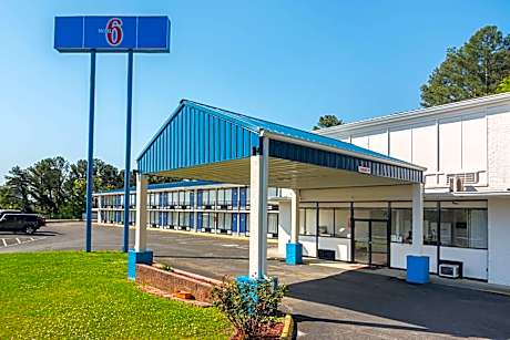 Motel 6-Cleveland, TN