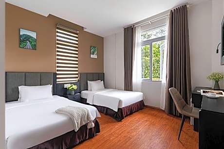 Deluxe Double or Twin Room with City View