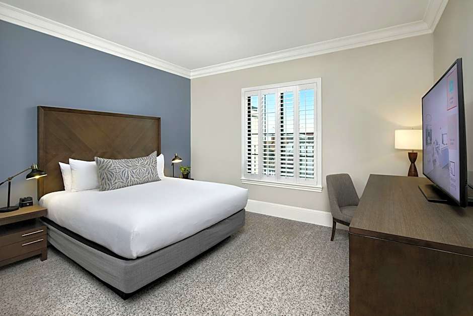 Photo 1 of 1 of Deluxe 1 King Bed