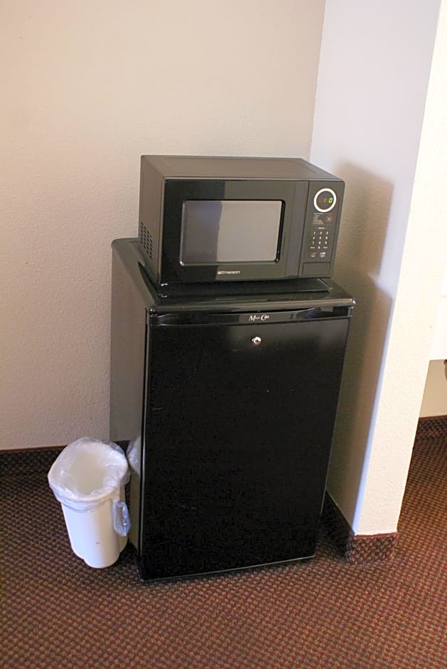 Airport Inn