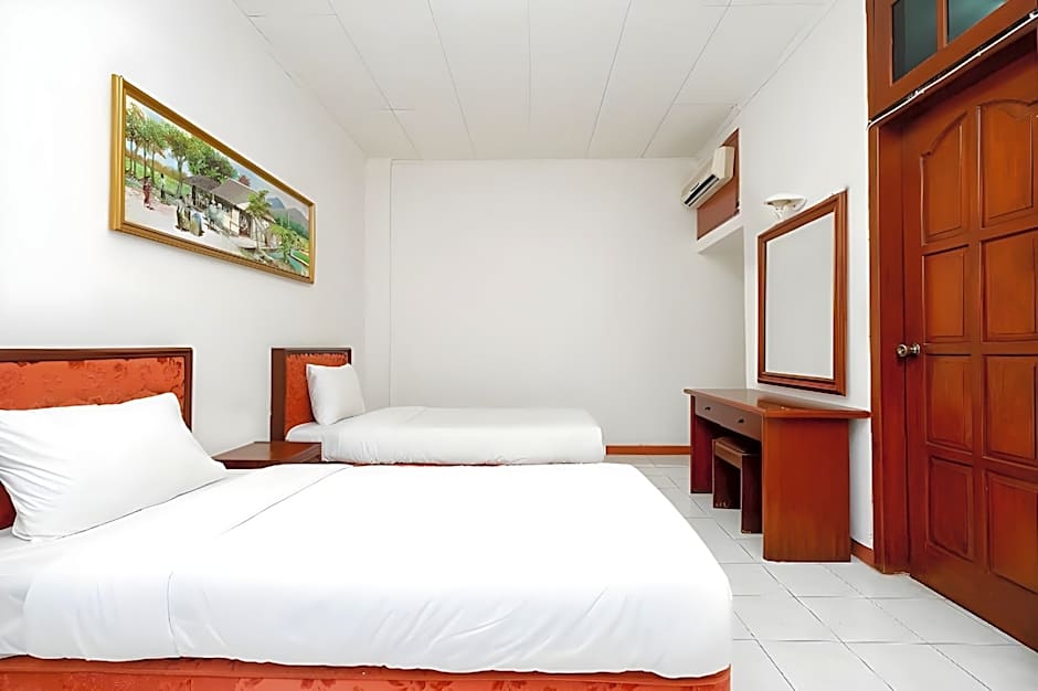 SUPER OYO Capital O 1644 Hotel Griya Kencana