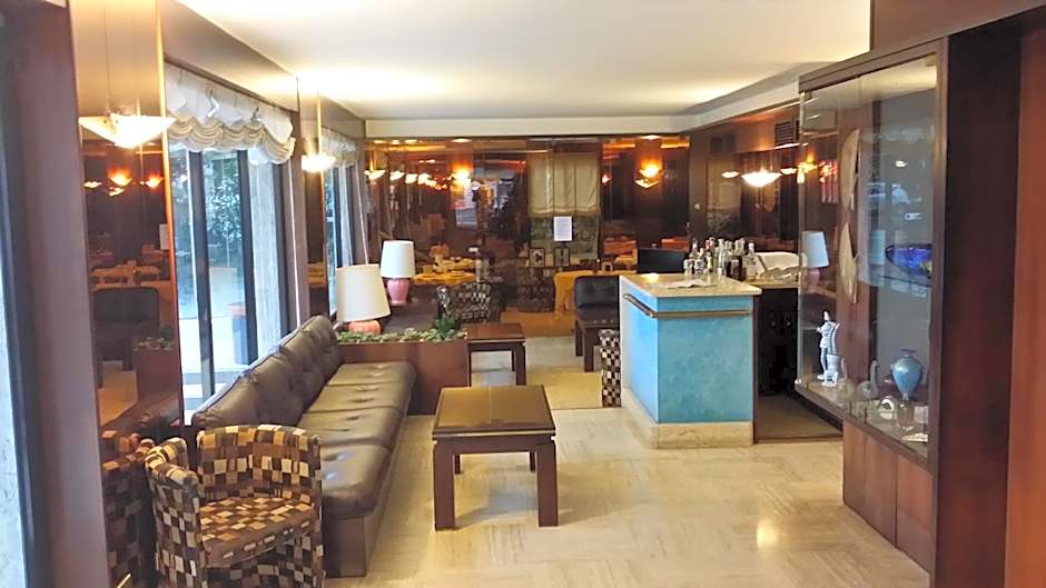 Club Hotel