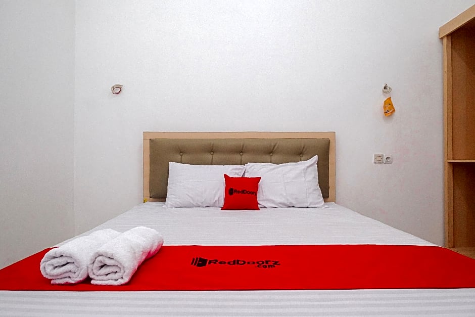 RedDoorz Syariah near Alun Alun Temanggung