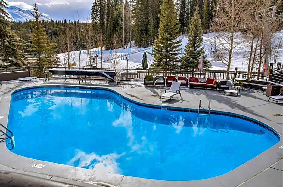 Remodeled Ski in and ski out Condo!