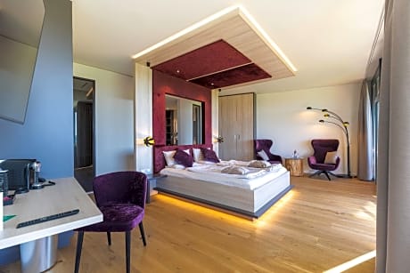 Deluxe Suite Lake View