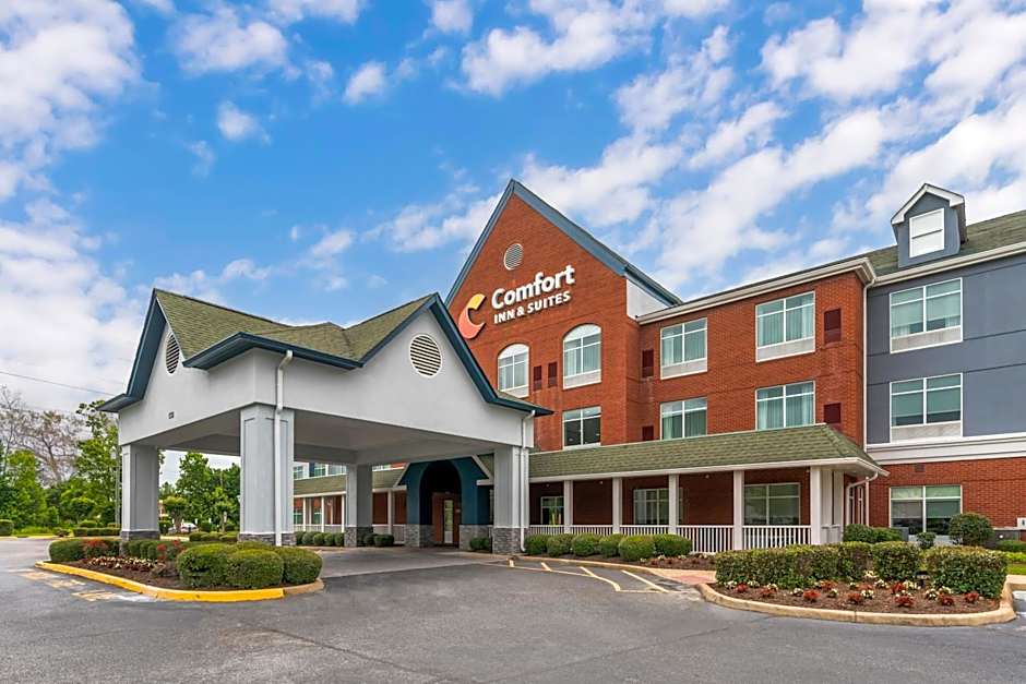 Comfort Inn & Suites Hampton near Coliseum
