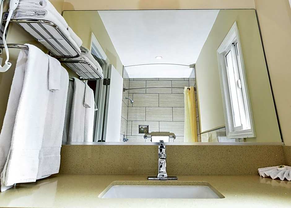 Sea Rock Inn - Long Beach