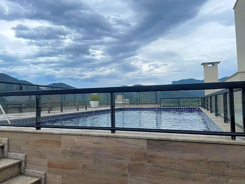 BH42 · BH42: Cobertura com AR, Churrasqueira e Piscina