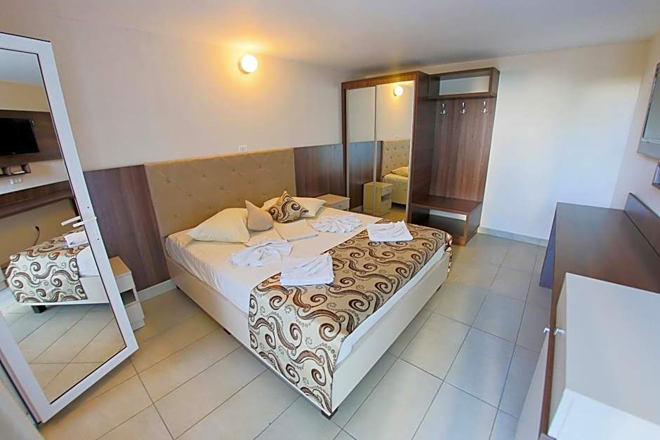 Jijo's Hotel