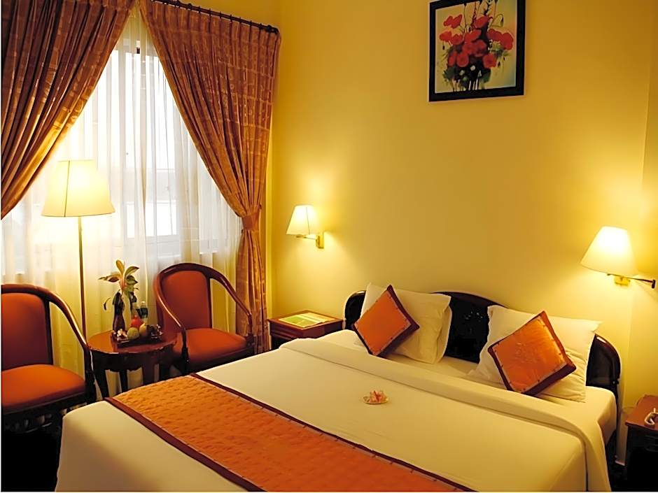 Royal Hotel