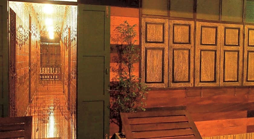 Chommuang Guest House At Ayutthaya.