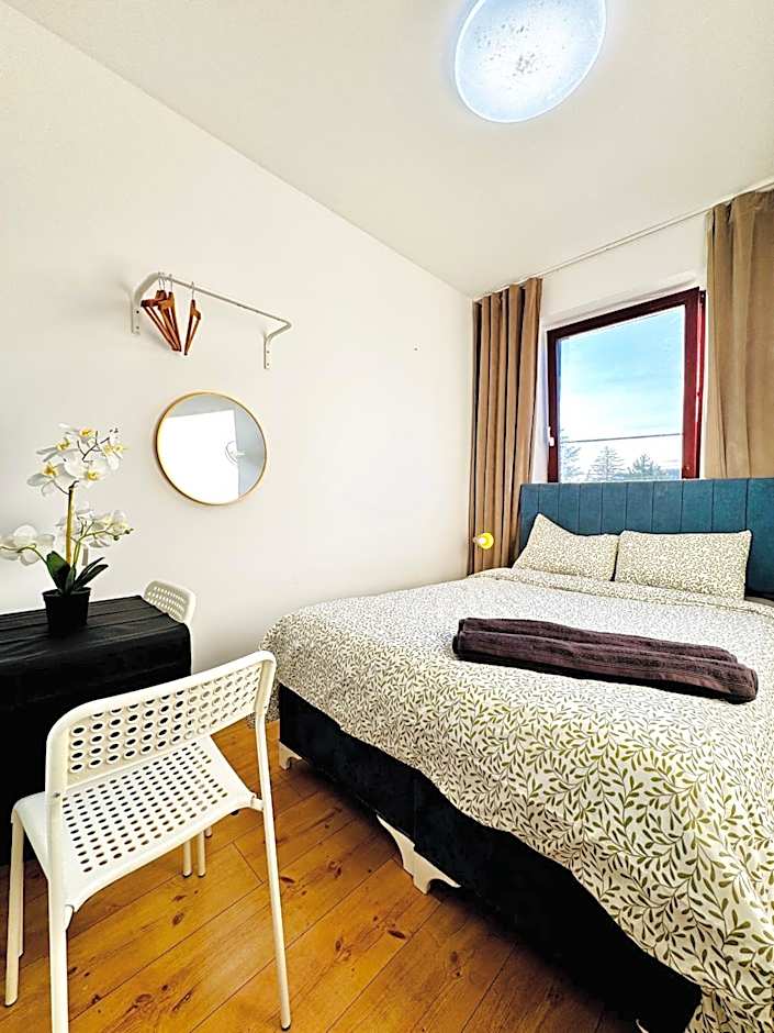 Budget Friendly Private Rooms with Garden