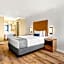 Travelodge by Wyndham San Clemente Beach