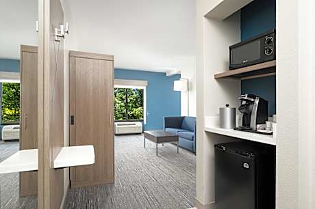 2 King Beds Suite Additional Living Area