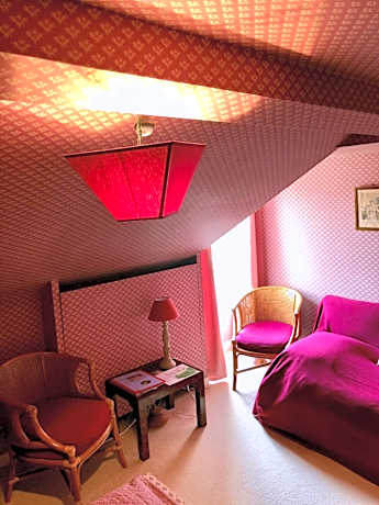 Double Attic Room with Courtyard View (3rd floor)