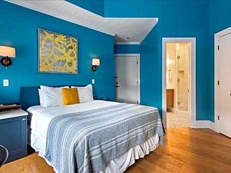 Independence Square 205, Stylish Hotel Room with AC, Great Location in Aspen