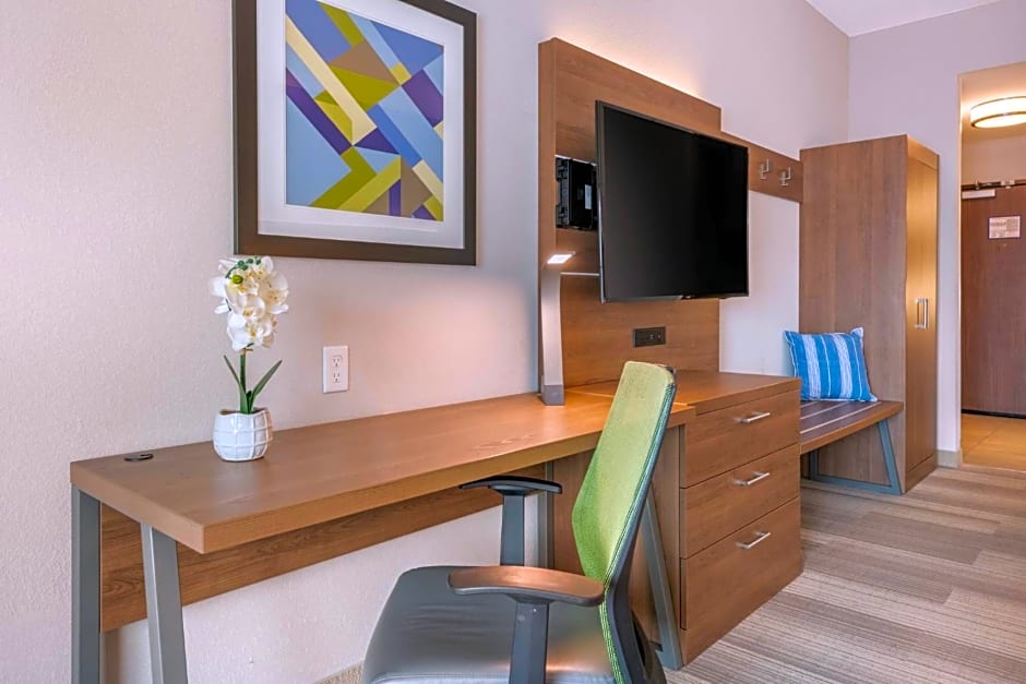 Holiday Inn Express And Suites Moundsville By IHG