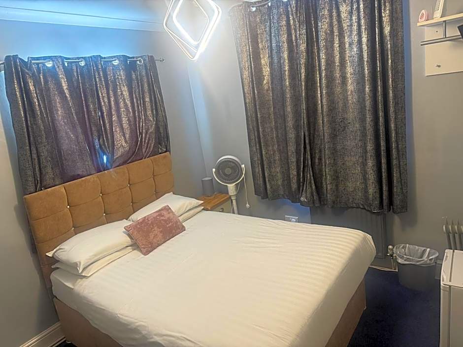 Diamonds Villa near York Hospital