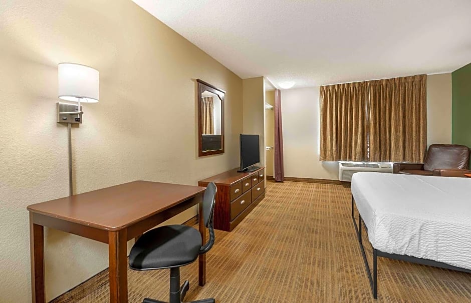 Extended Stay America Suites - Indianapolis - Airport