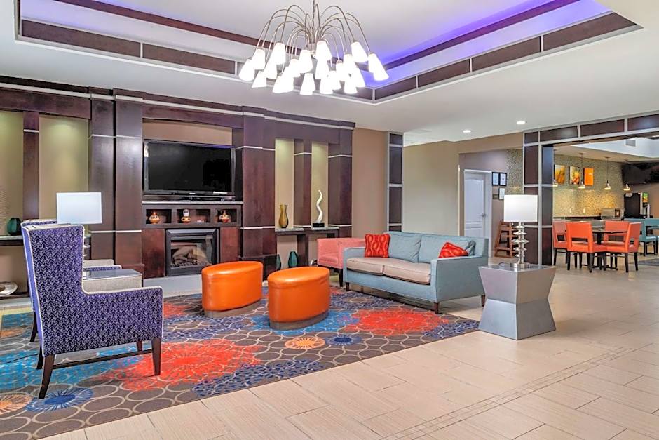 Comfort Inn & Suites Cleveland TX
