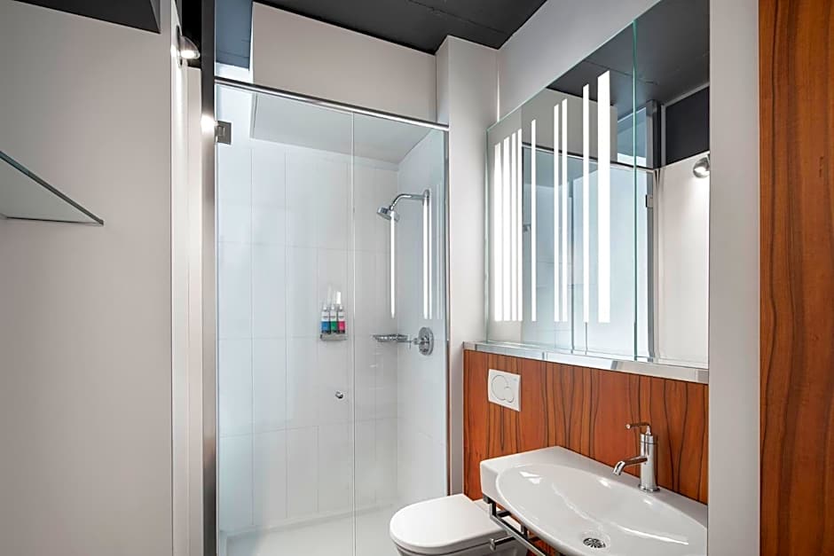 Alt Hotel Toronto Pearson