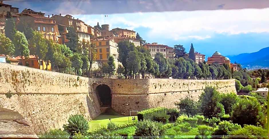 Smart-House Rent-Rooms FREE PARKING