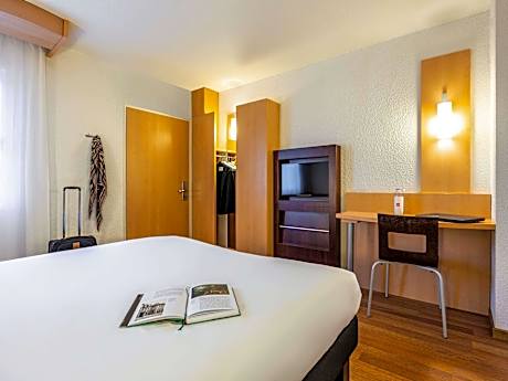 Reduced mobility room with 1 double bed