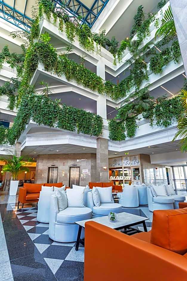 Louis Phaethon Beach