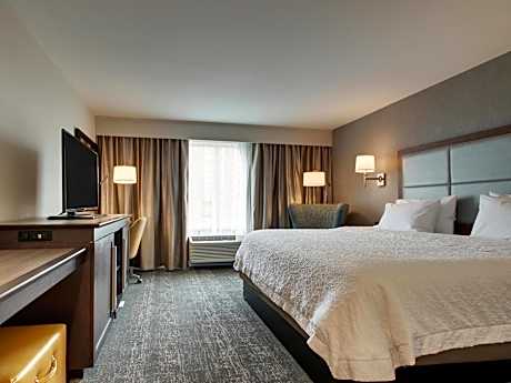 1 KING HEARING ACCESSIBLE W/SOFABED NOSMOK VIS FIREALRM/DOOR/PHN ALRT/HDTV FREE WI-FI/HOT BREAKFAST