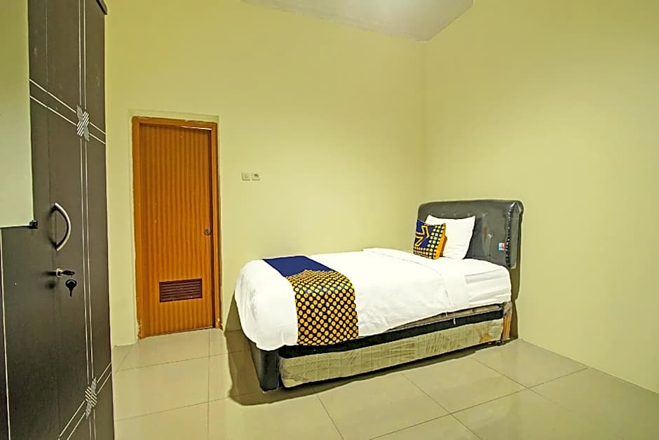 SPOT ON 91890 Kost Kalasan Syariah