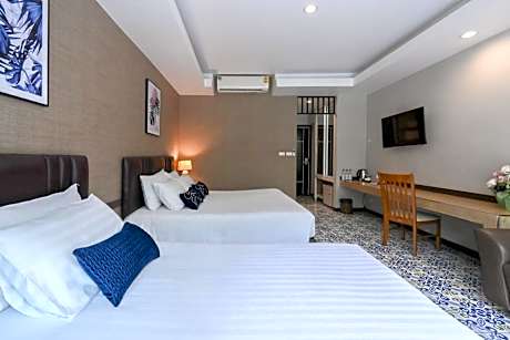 Triple Room with Pool View