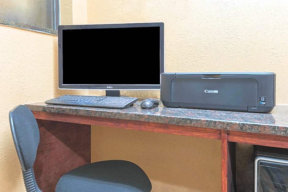 Days Inn by Wyndham Ruidoso Downs