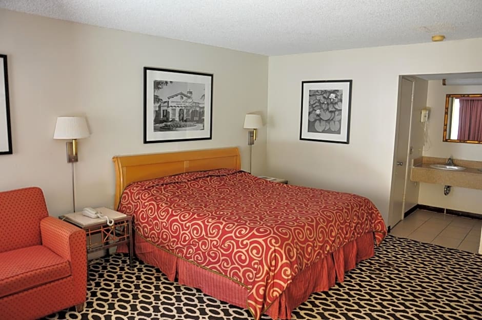 Delos Reyes Palm Springs