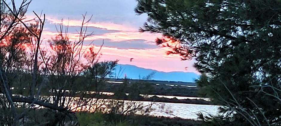 chambres bleues côté plage et aéroport climatisées et parking gratuit